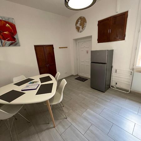Apartament Chez Sonou , Nimes Centre Zewnętrze zdjęcie